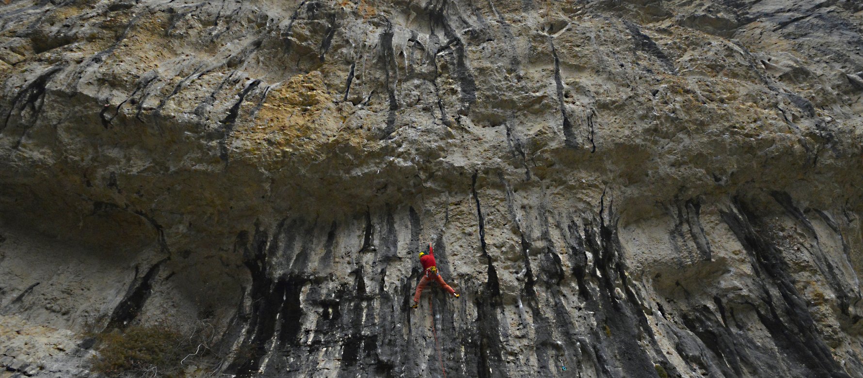 arrampicatore in parete