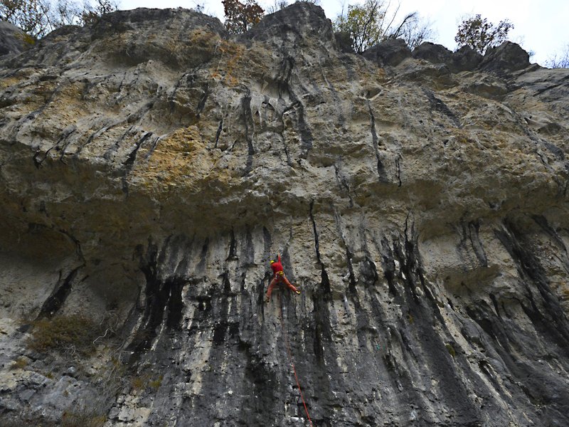 arrampicatore in parete