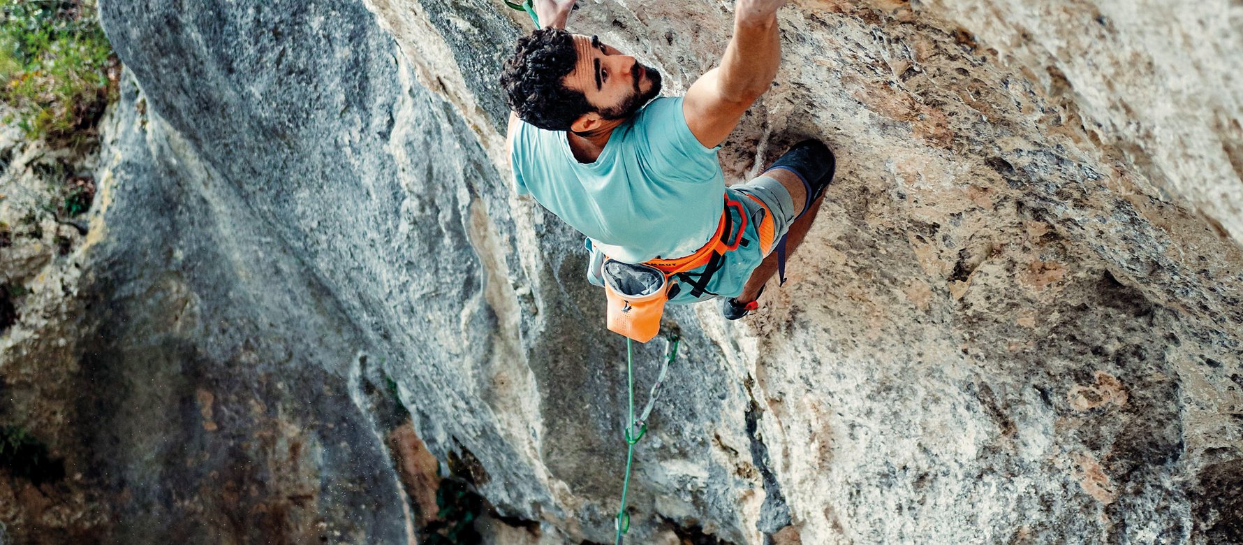 Arrampicata in strapiombo