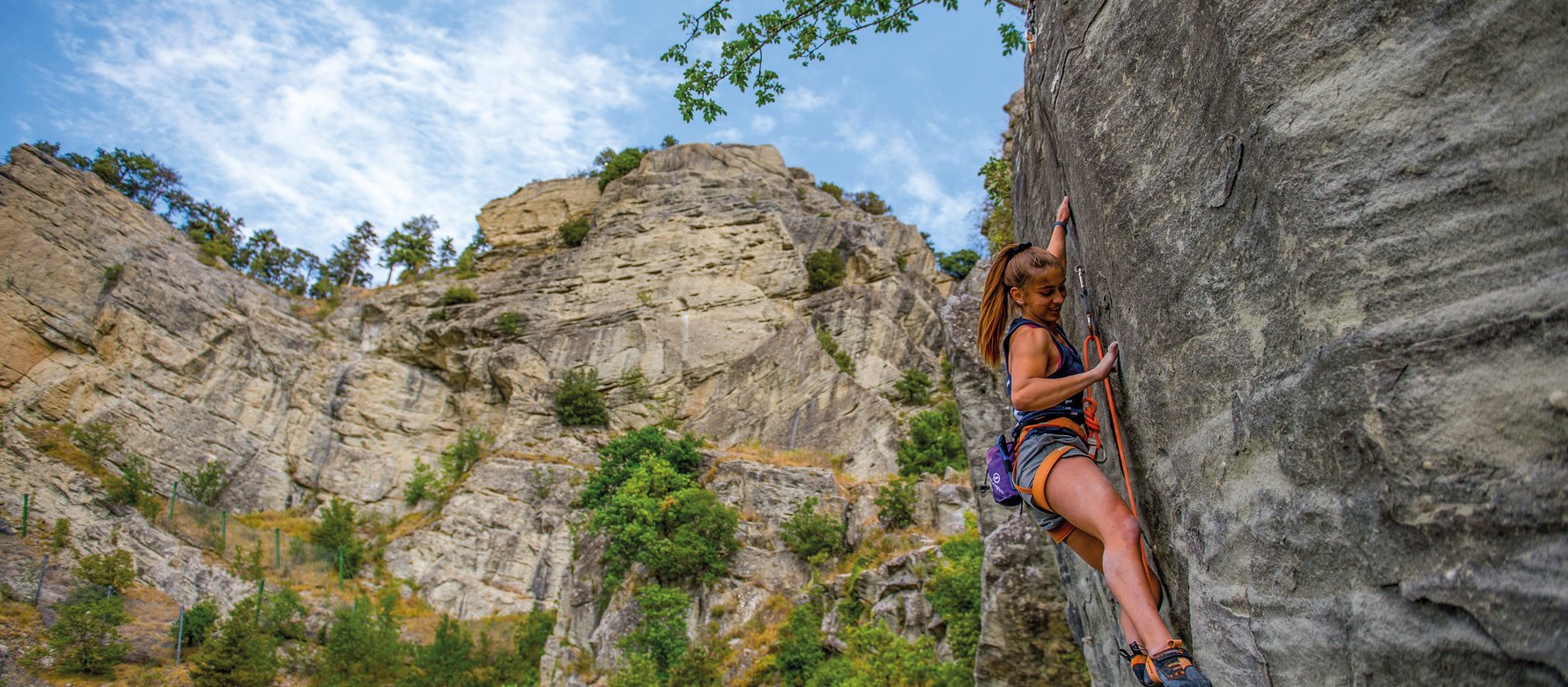 arrampicatrice in parete