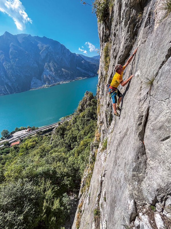 climber in falesia