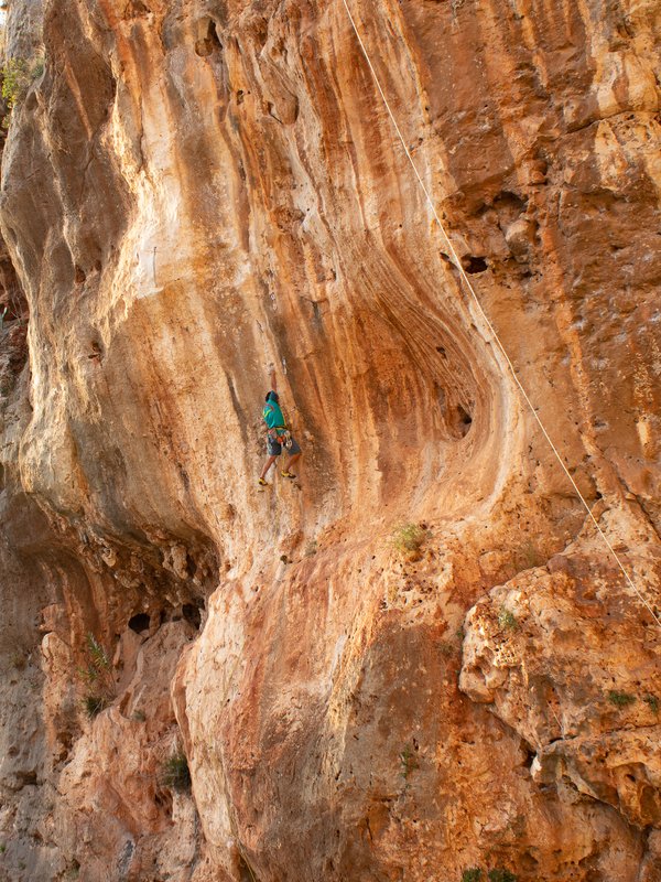 arrampicatore in parete