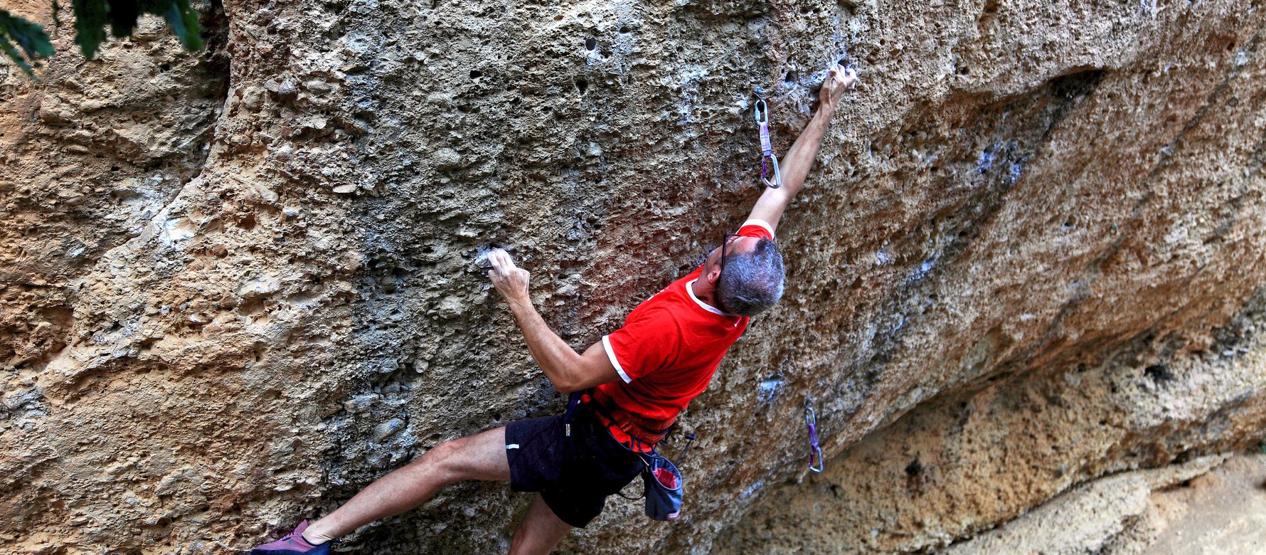 Arrampicata in strapiombo
