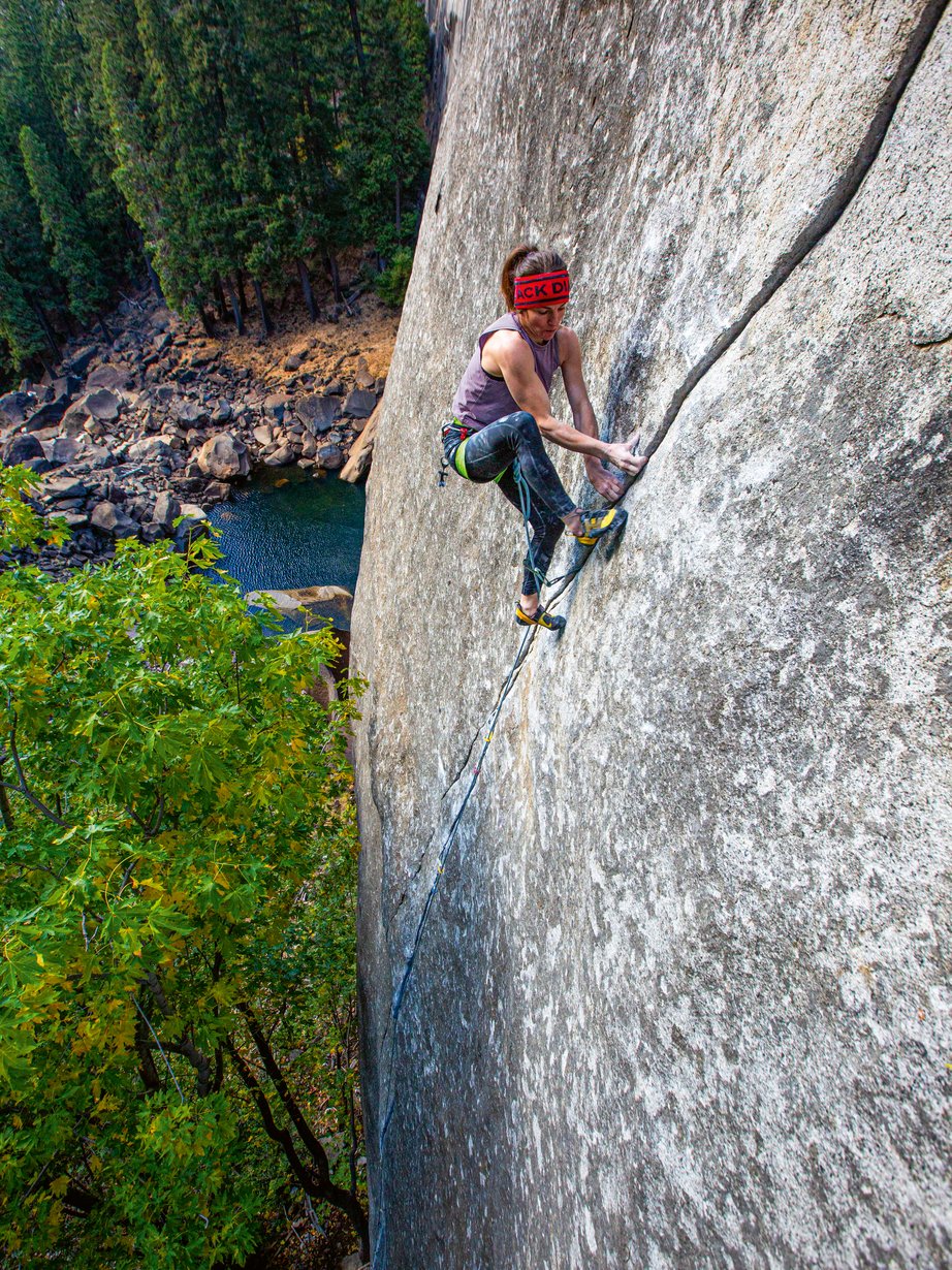 arrampicatrice in parete
