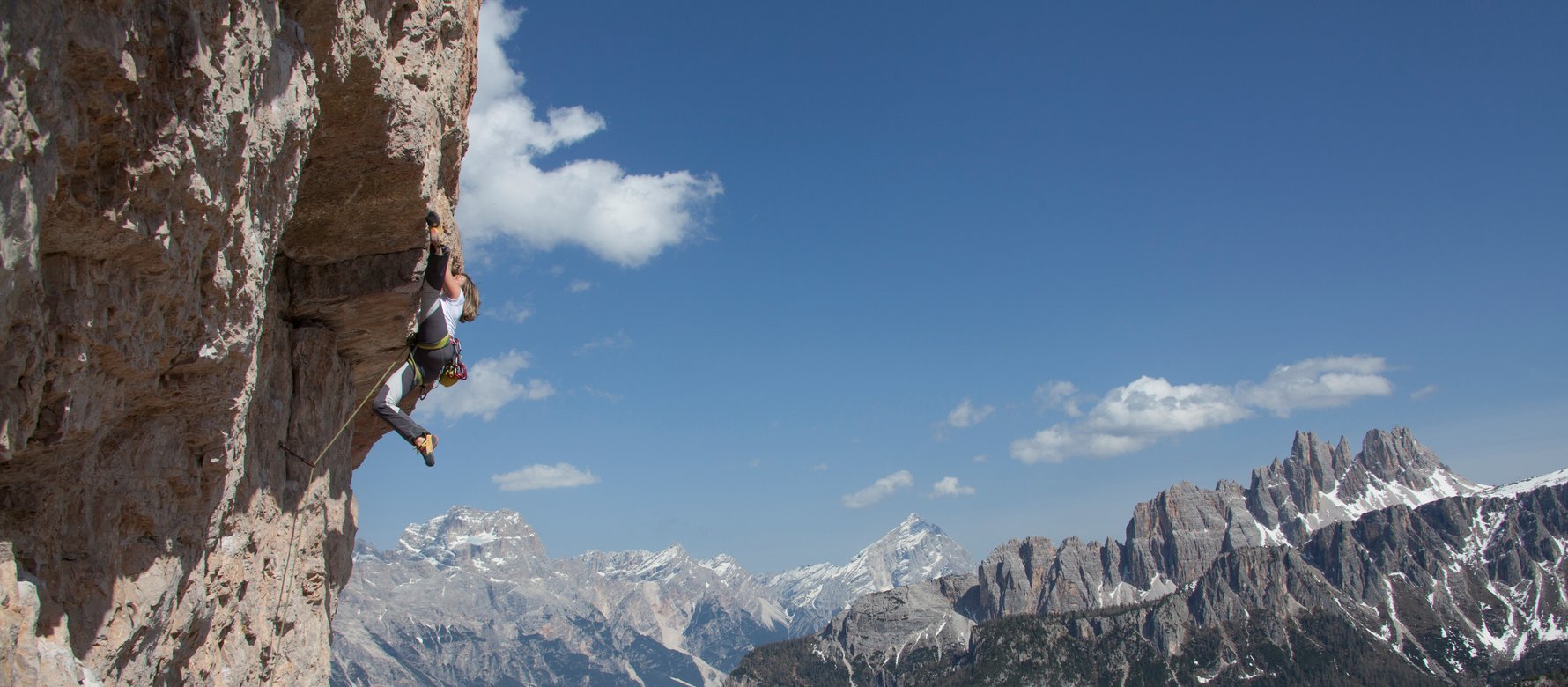 arrampicatrice in parete