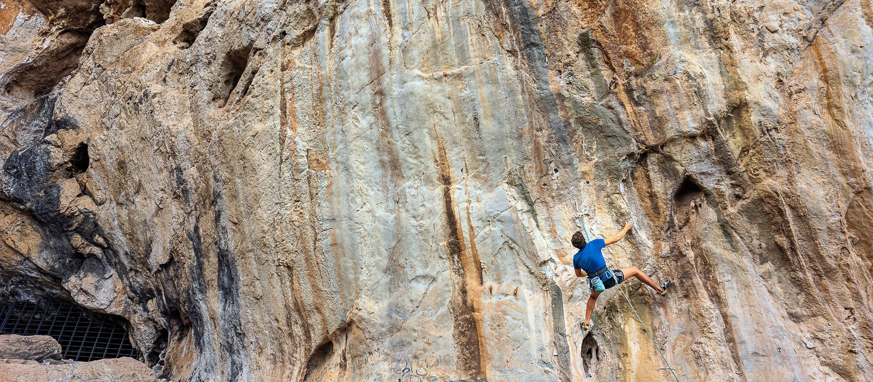 arrampicatore in parete