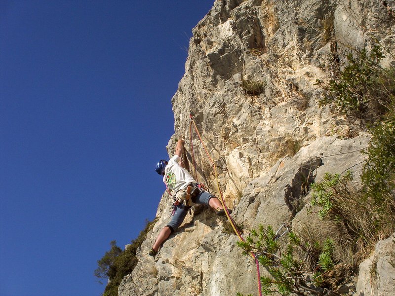 Climber in falesia