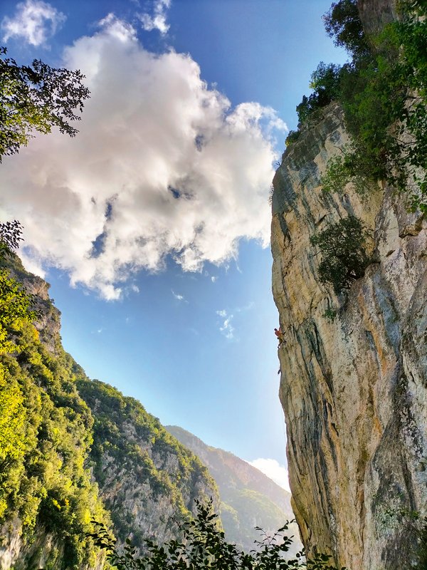 arrampicatore in parete