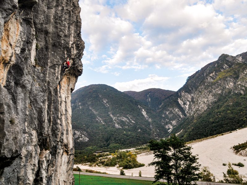 arrampicatore in parete