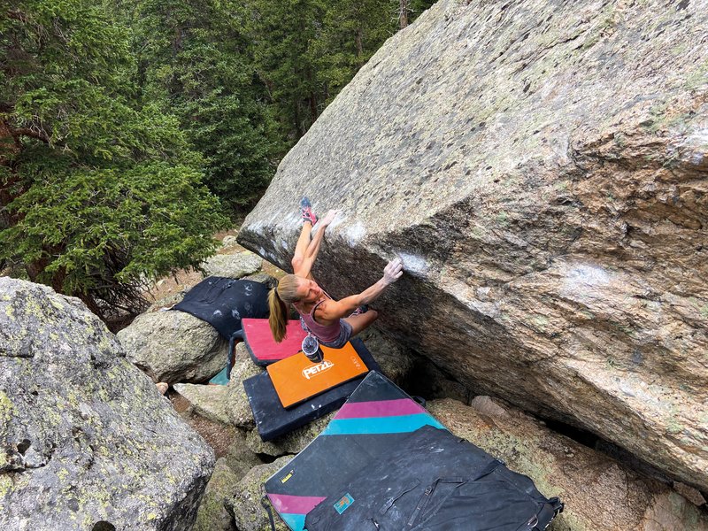 climber su boulder