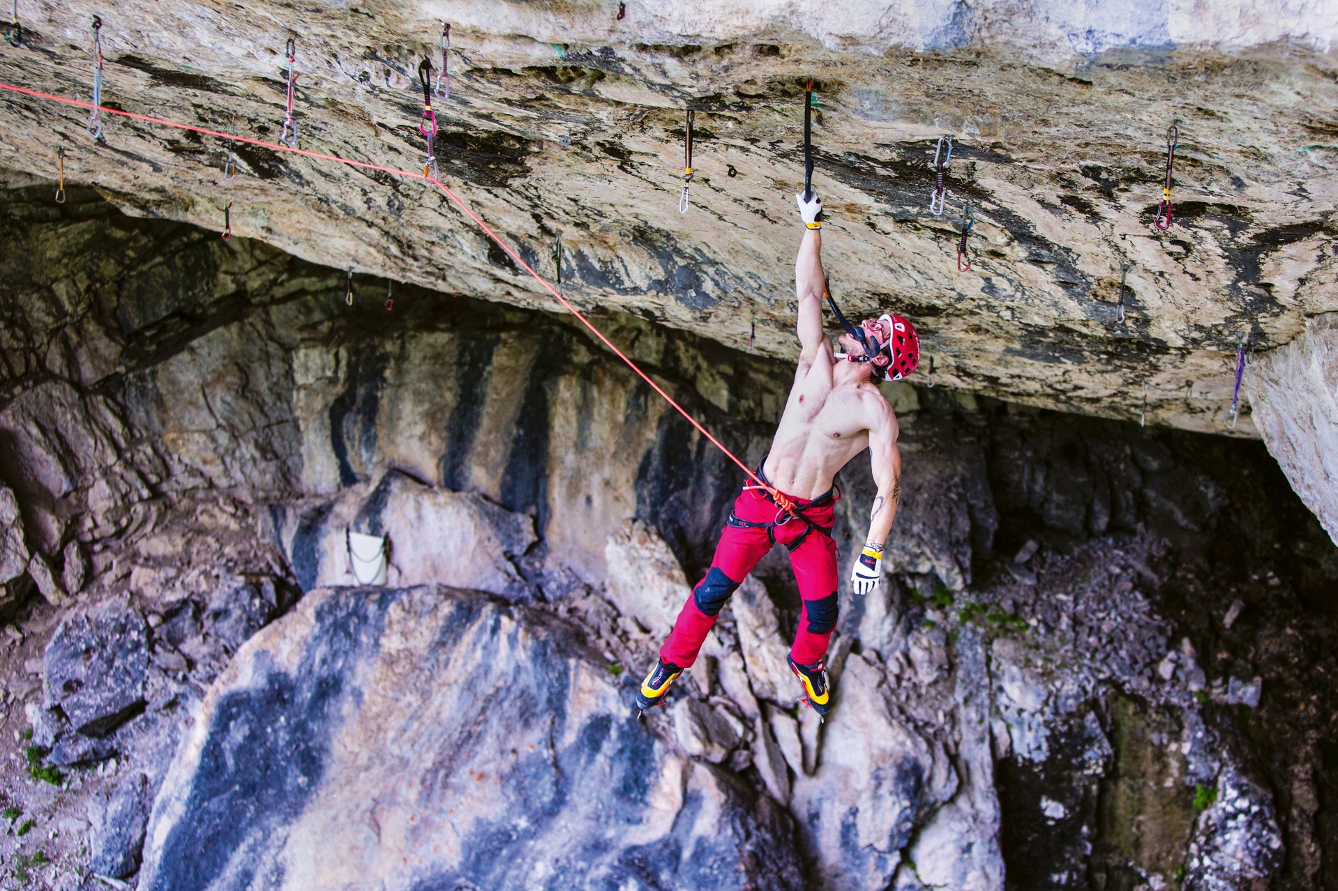 Arrampicata in strapiombo