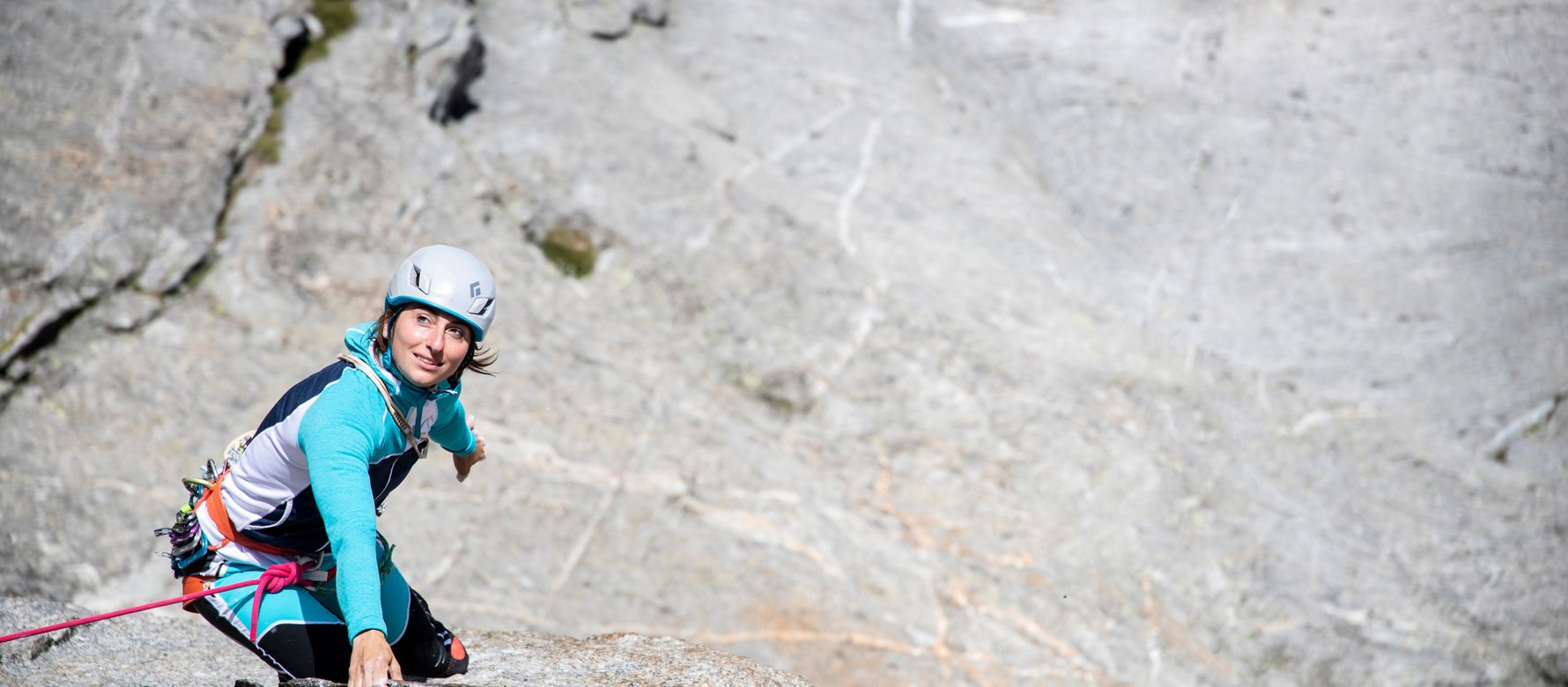 arrampicatrice in parete