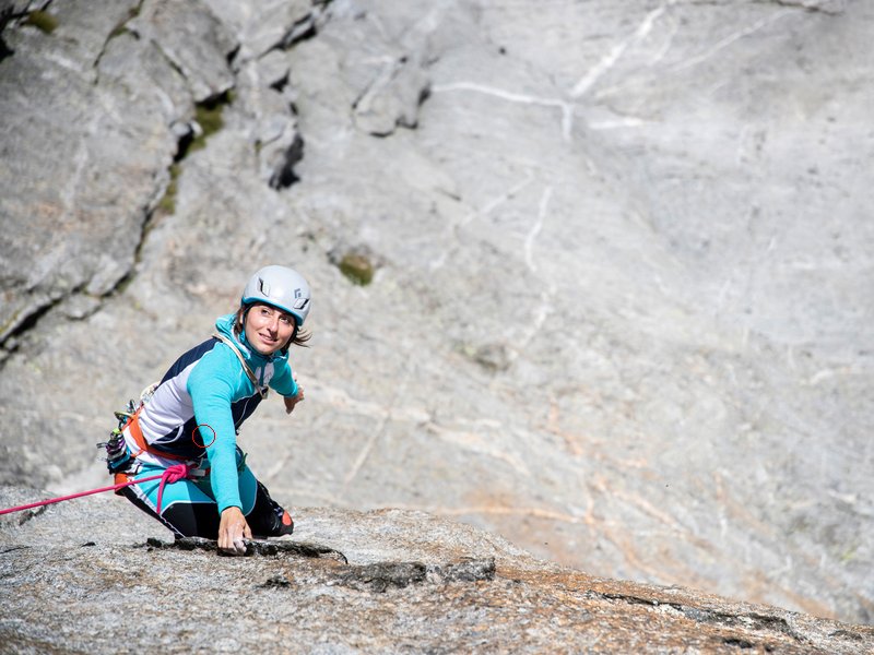 arrampicatrice in parete