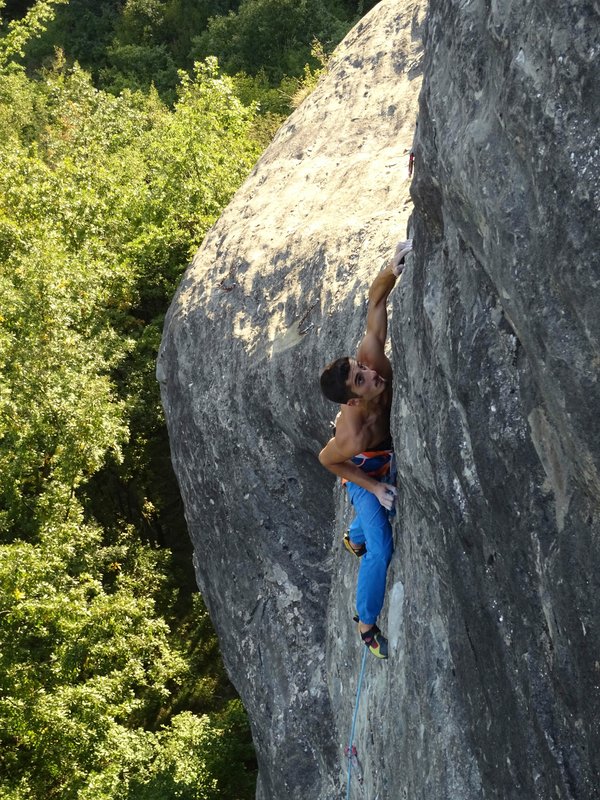 arrampicatore in parete