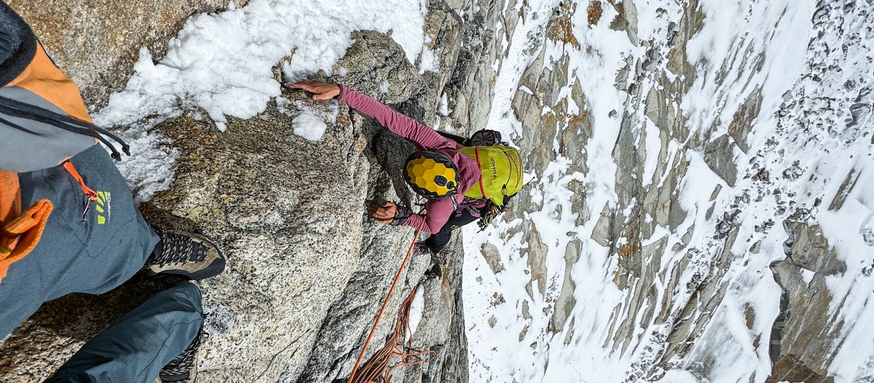 arrampicatrice in parete