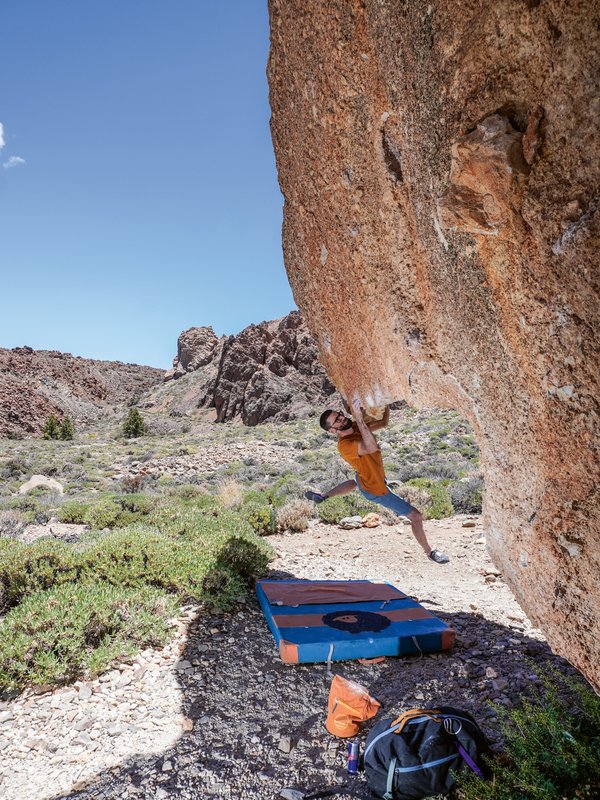 climber su boulder