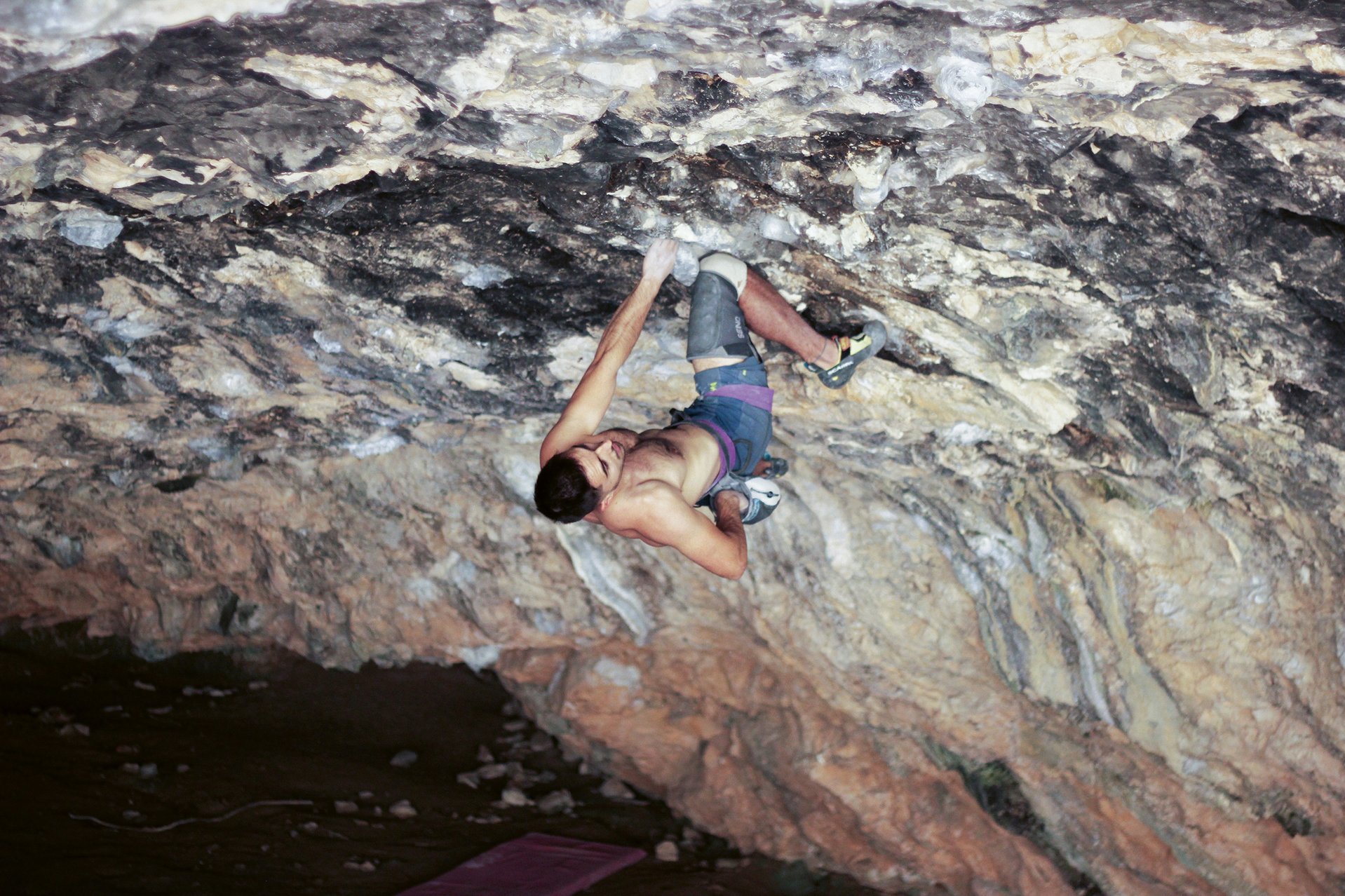 Climber in falesia