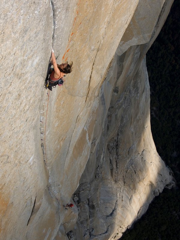 arrampicatrice in parete
