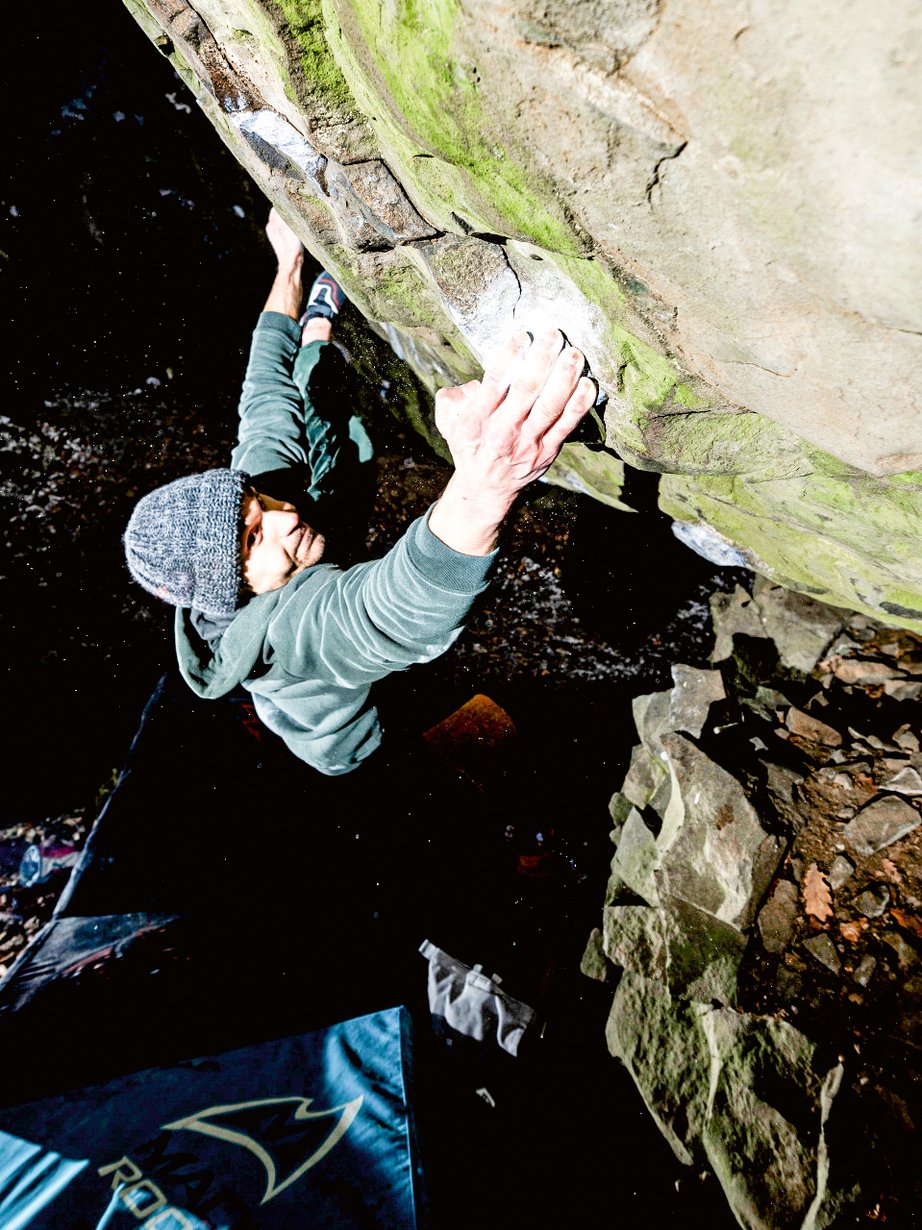 Arrampicata in strapiombo