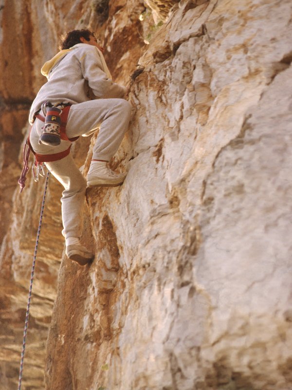 arrampicatore in parete