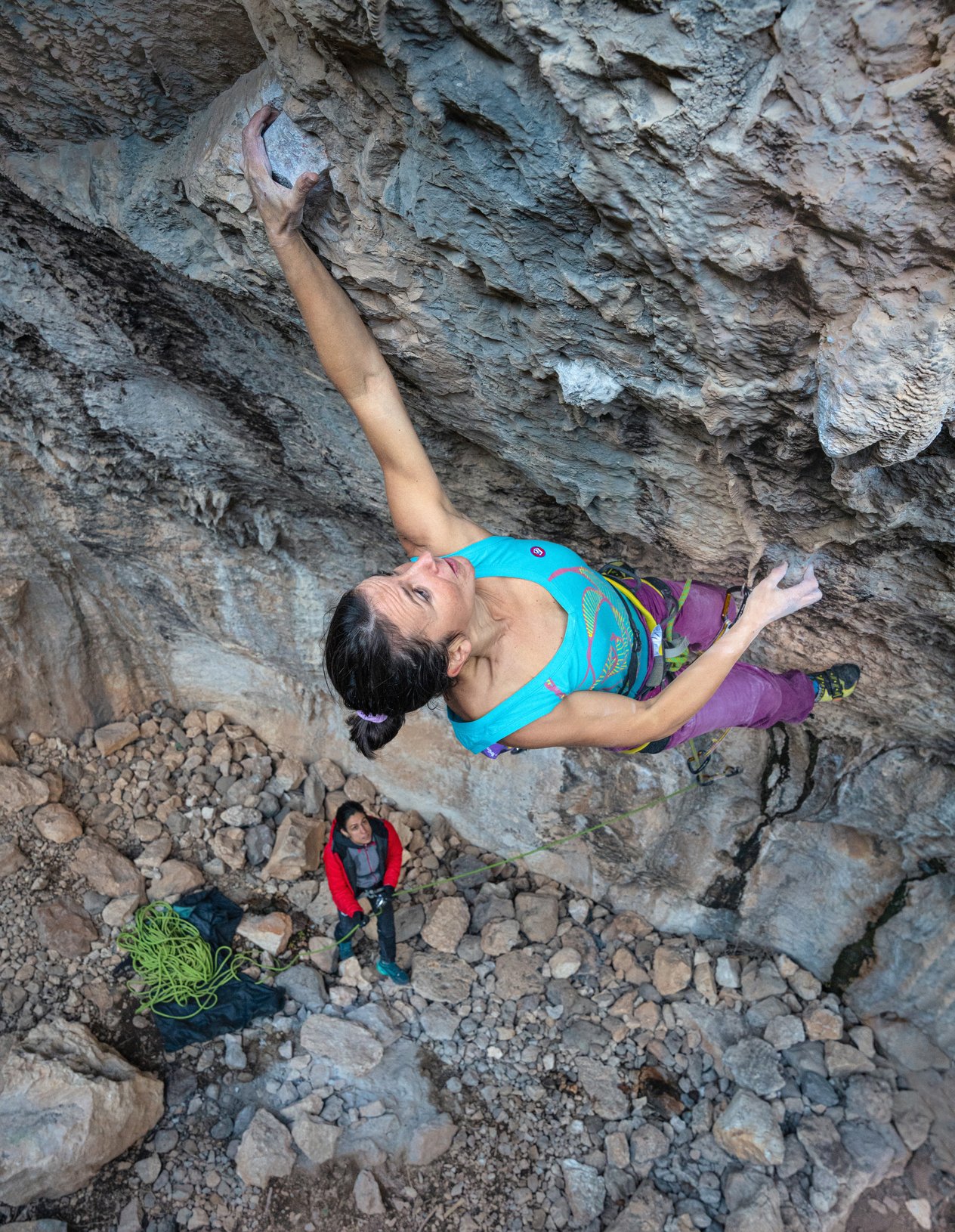 arrampicatrice in parete