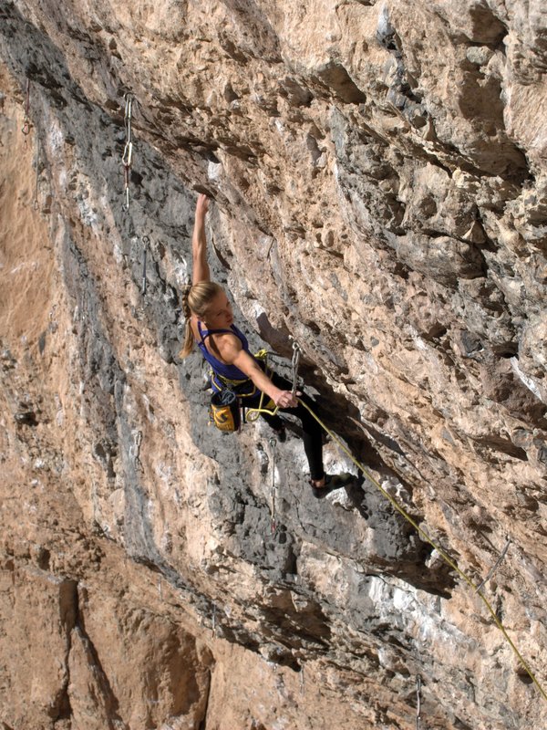 Arrampicata in strapiombo