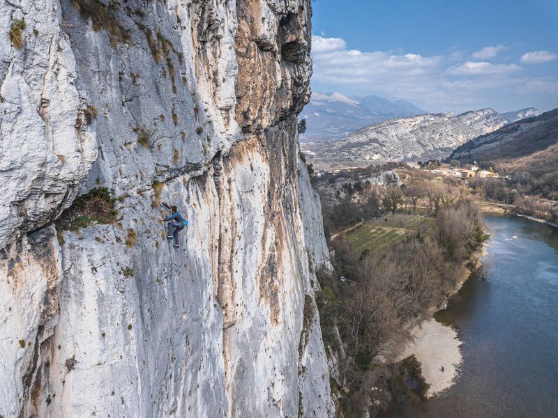 arrampicatore in parete