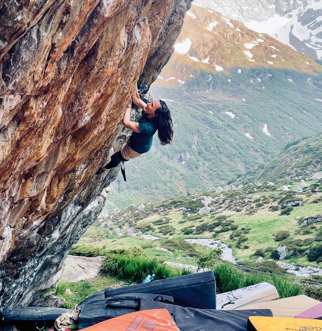arrampicatrice in parete