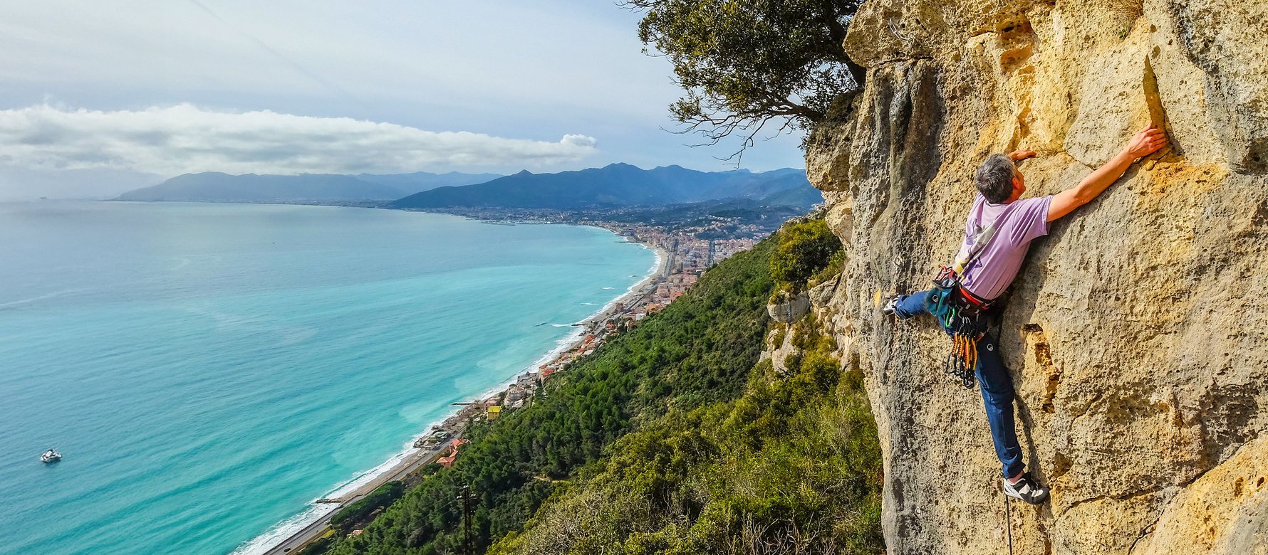 arrampicatore in parete