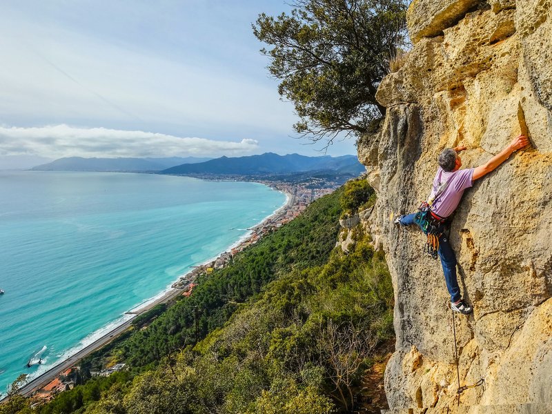 arrampicatore in parete