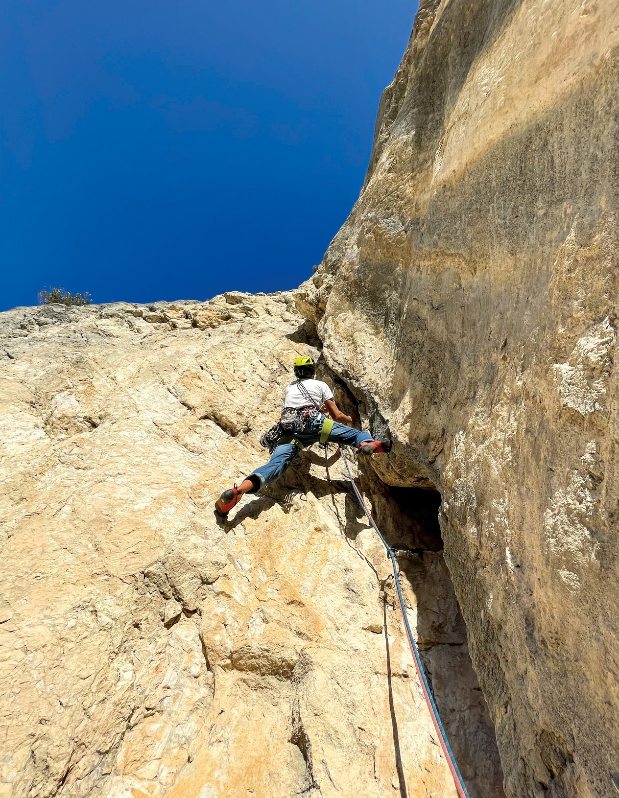 arrampicatore in parete