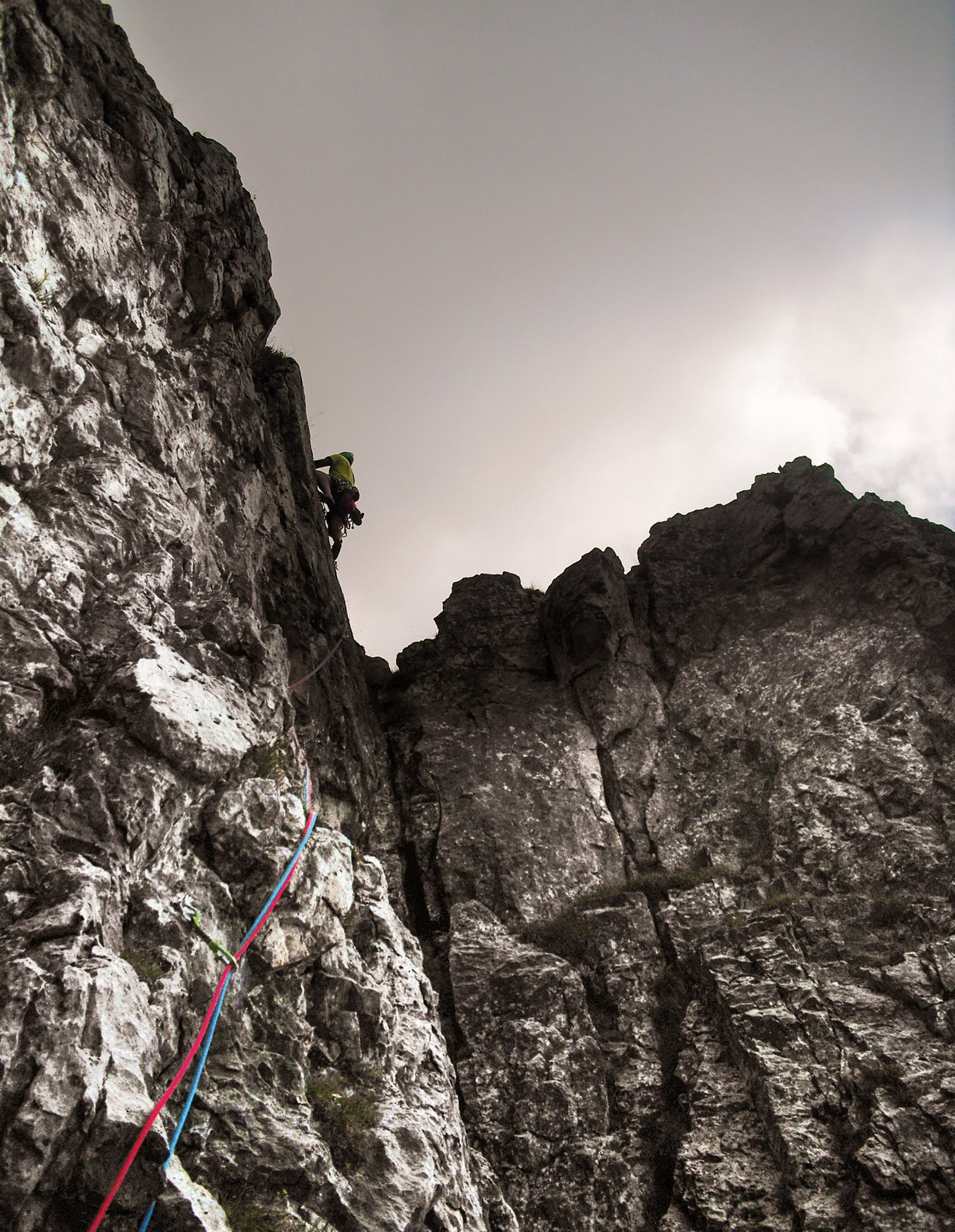 arrampicatore in parete