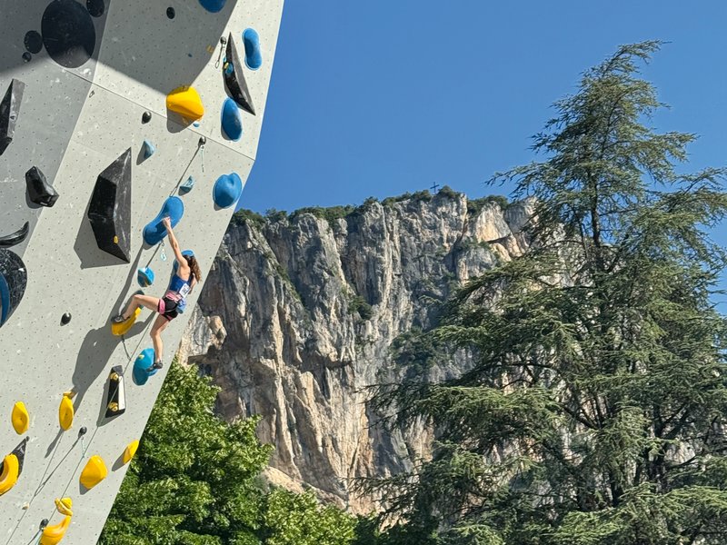 arrampicatrice in gara