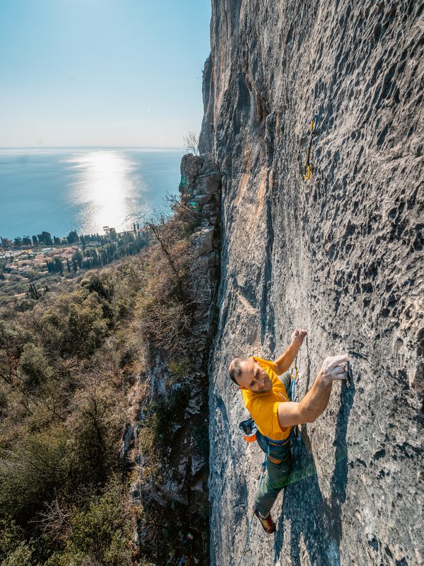 climber in falesia