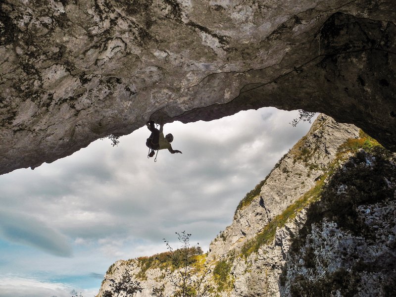 arrampicatore in parete