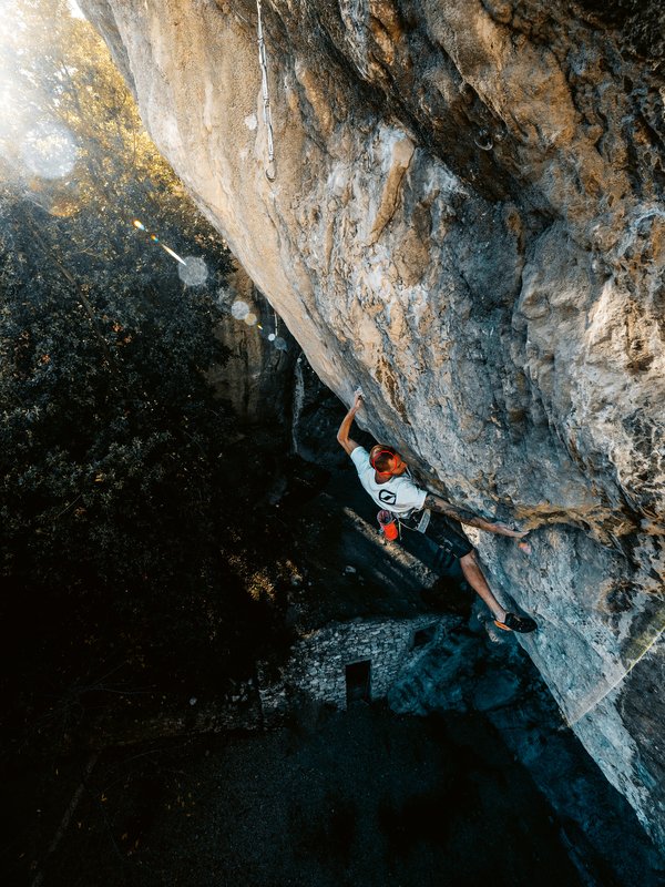 Climber in falesia