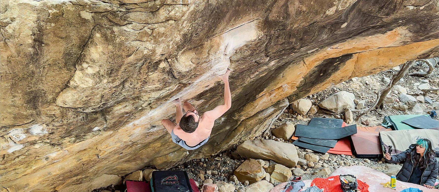 Climber fa bouldering