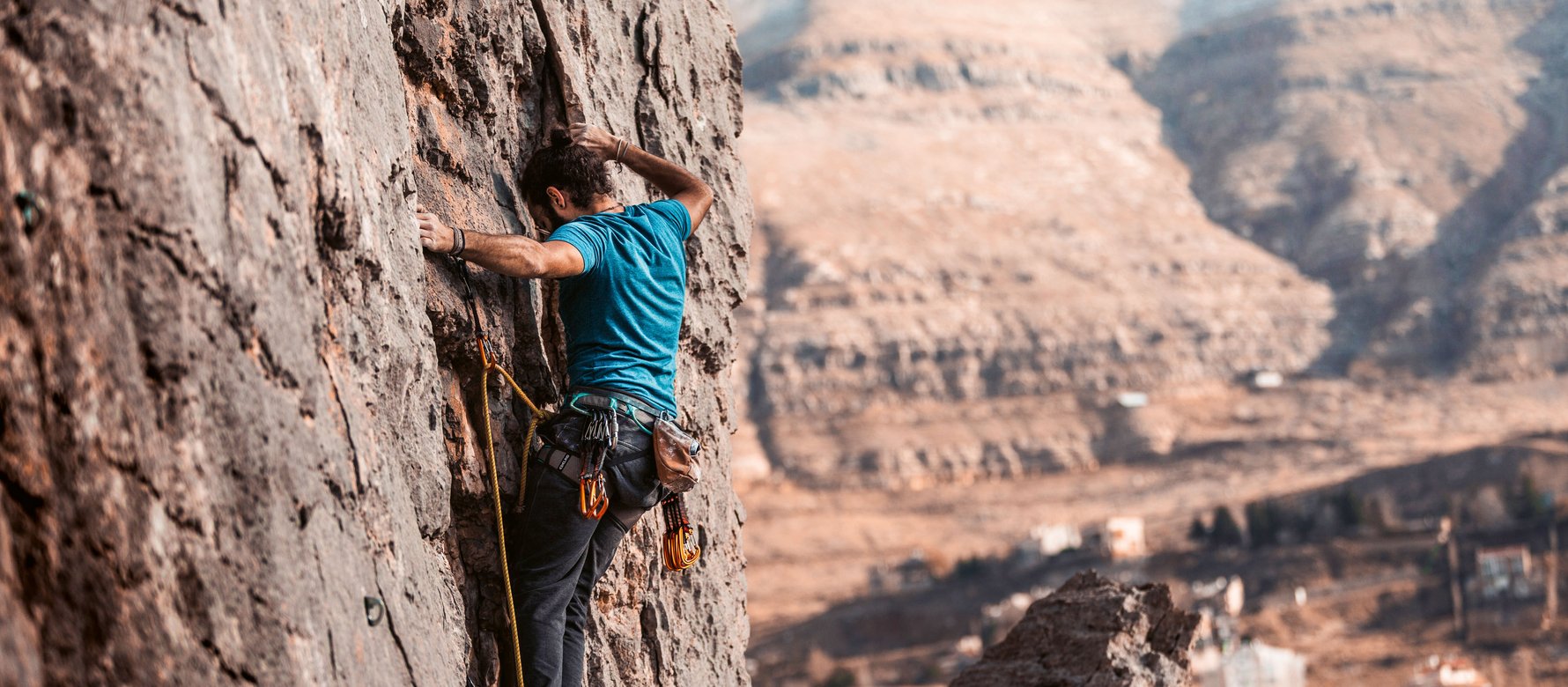 arrampicatore in parete