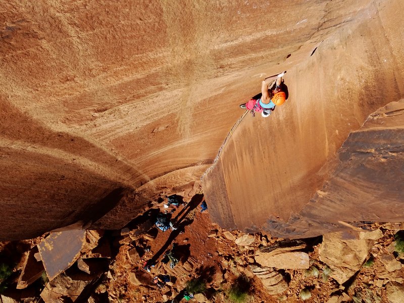 arrampicatrice in parete