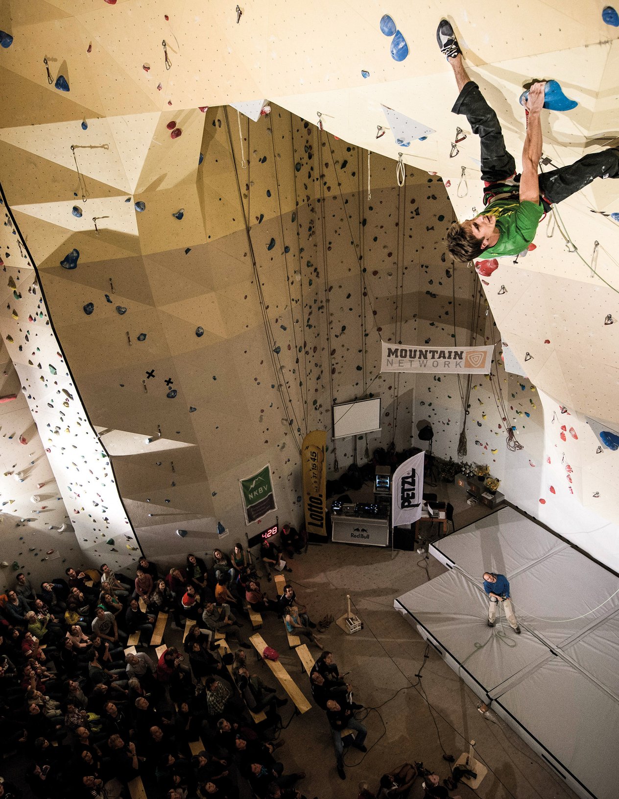 climber in palestra