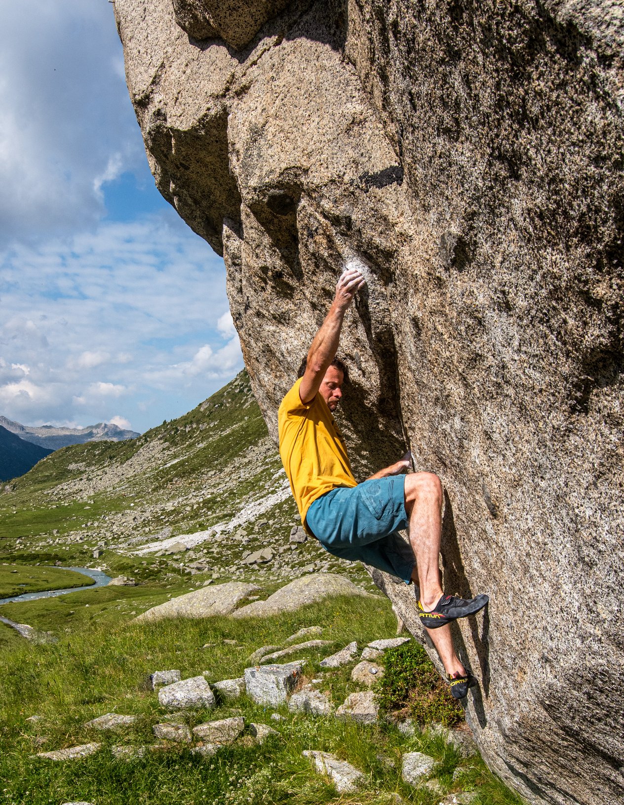climber su boulder