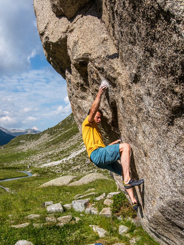 climber su boulder