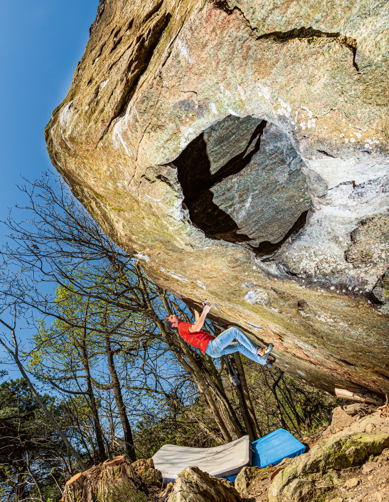 climber su boulder