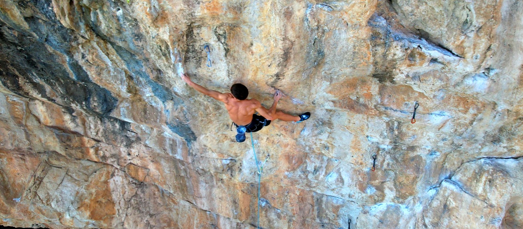 arrampicatore in parete
