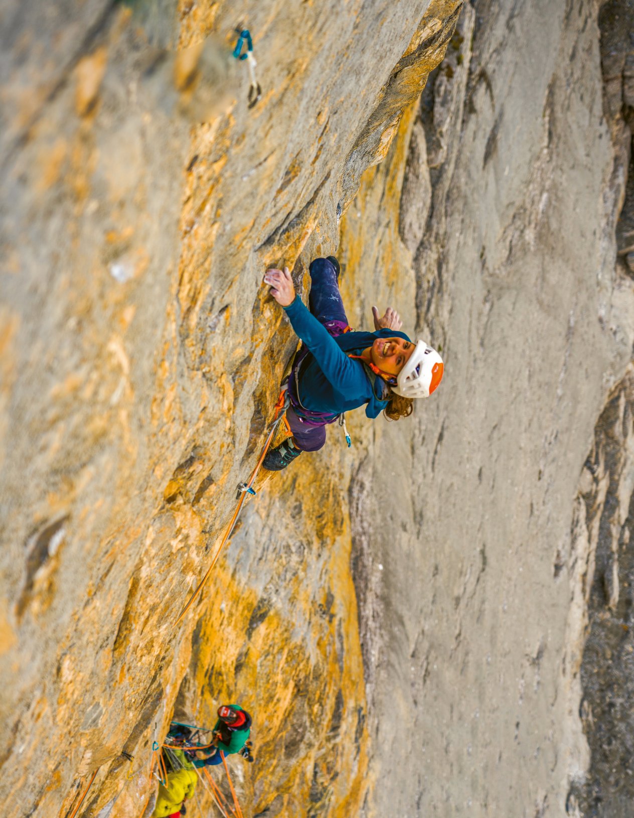 arrampicatrice in parete