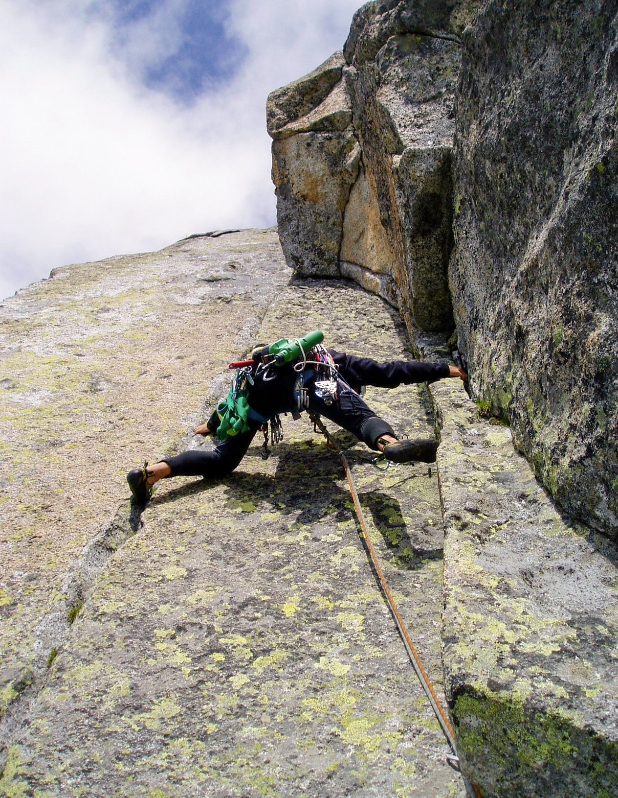 arrampicatore in parete