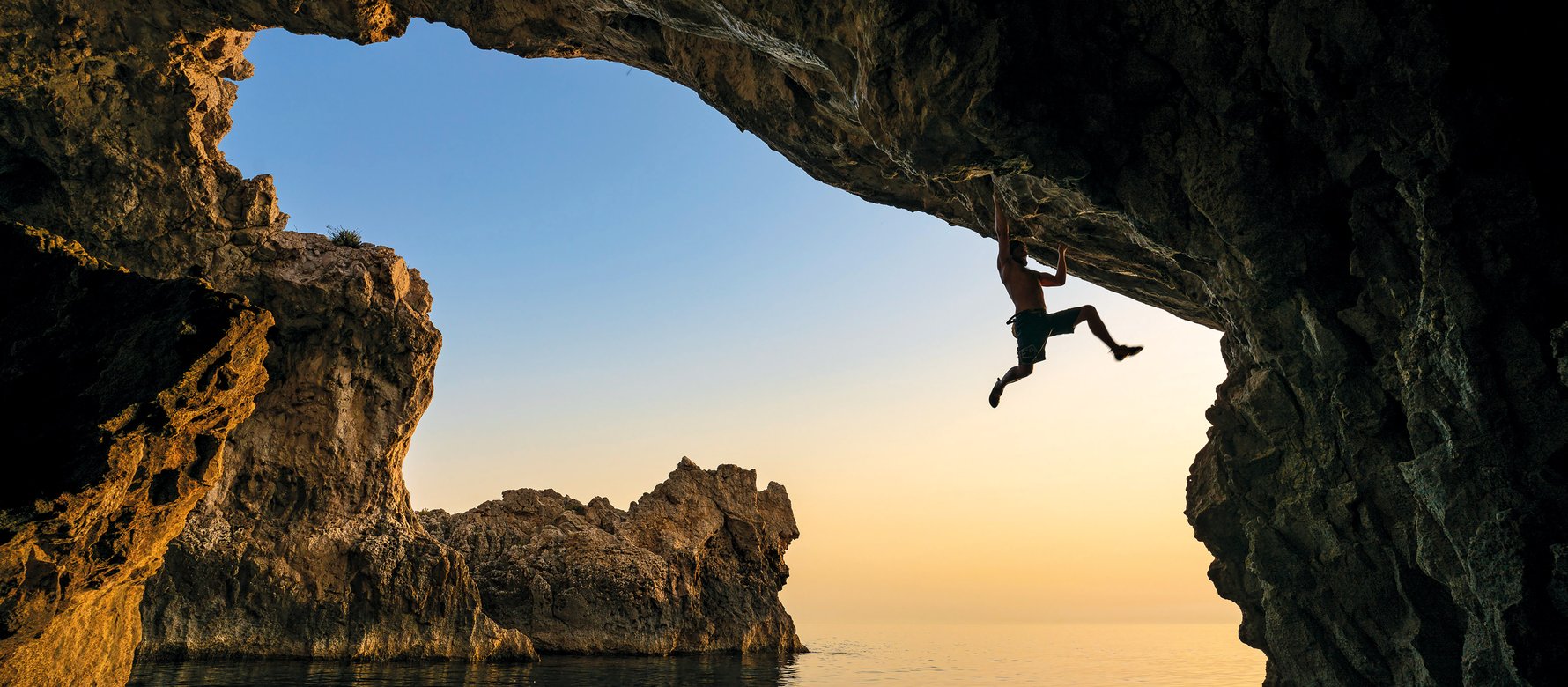 climber in deep water solo