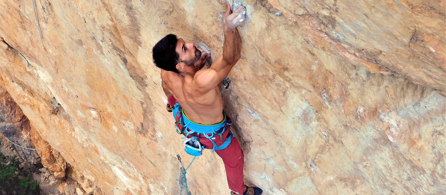 arrampicatore in parete
