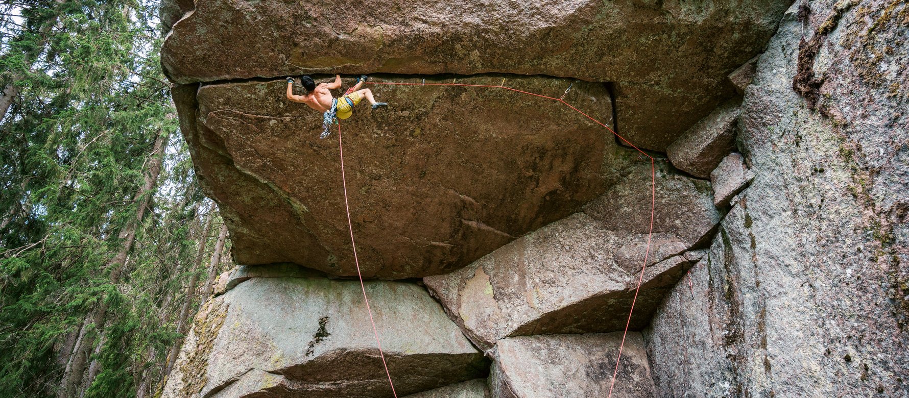 arrampicatore in parete