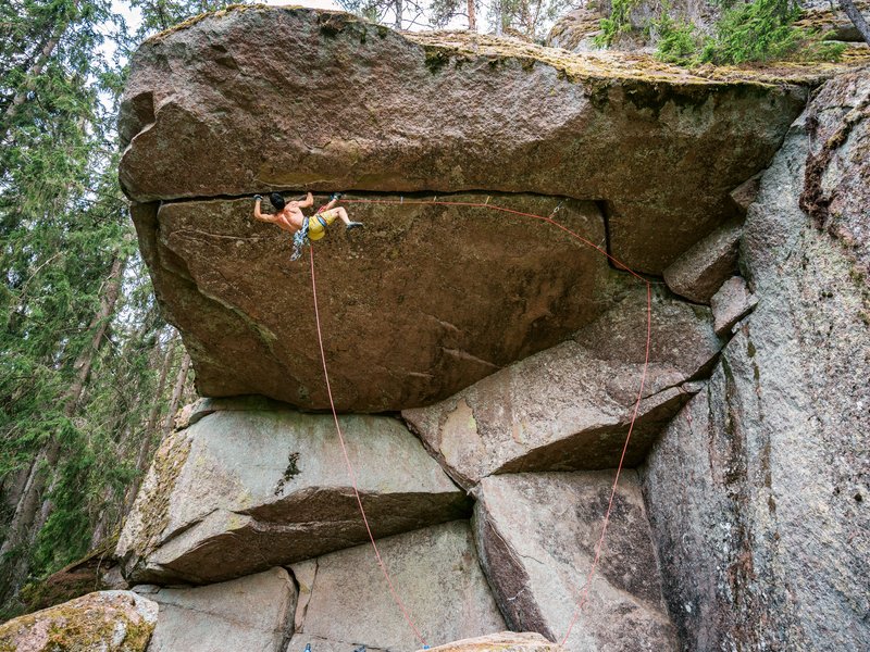 arrampicatore in parete